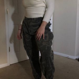 1XL camo cargo pants